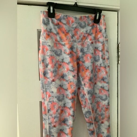 Ruby Ribbon Workout Leggings Size Small - Picture 2 of 6